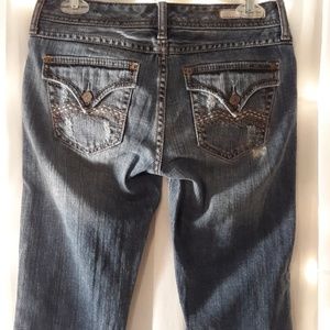 Express distressed Zelda crop